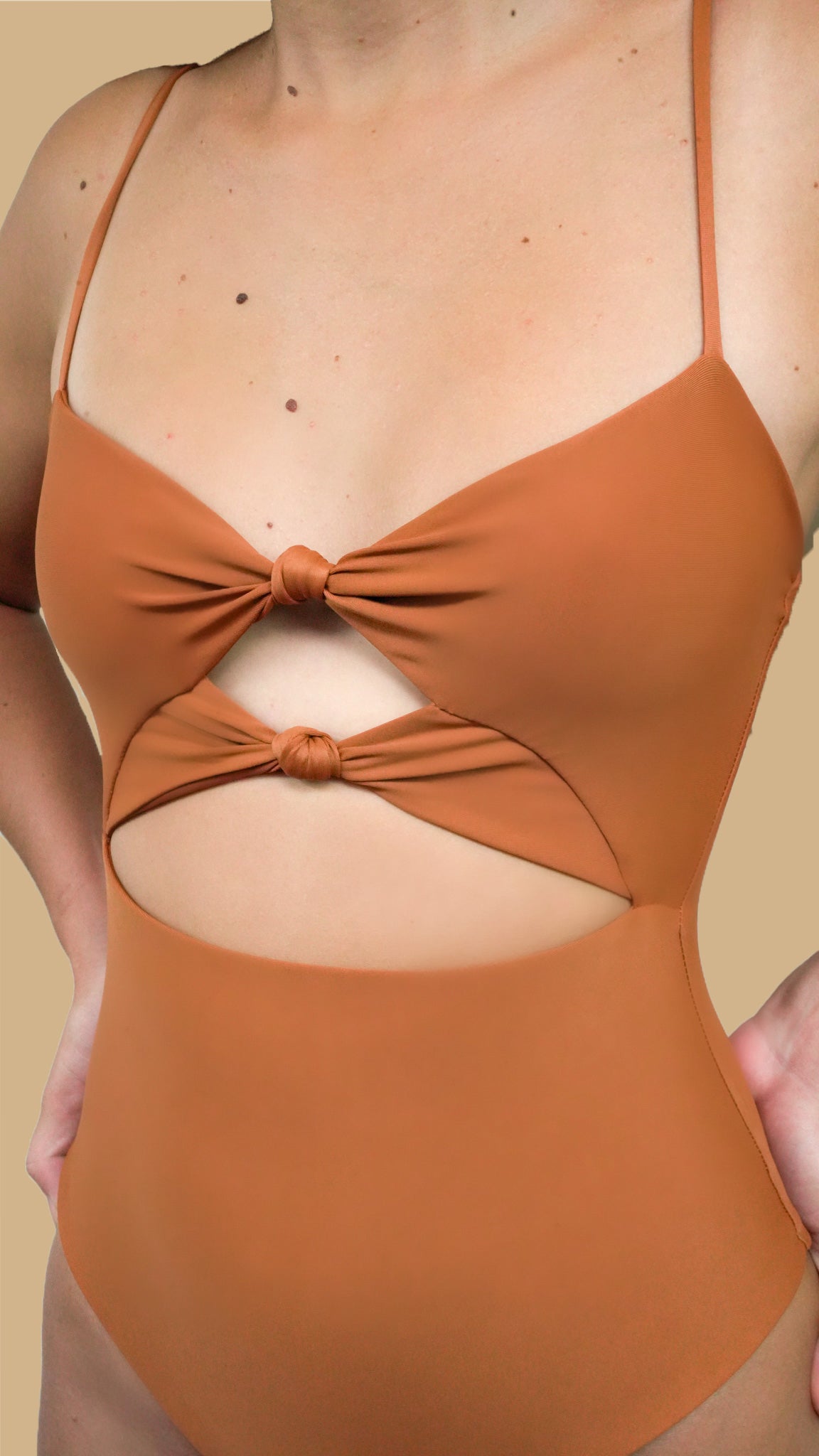 HANA ONE PIECE (SKIMPY) | Caramel | '23